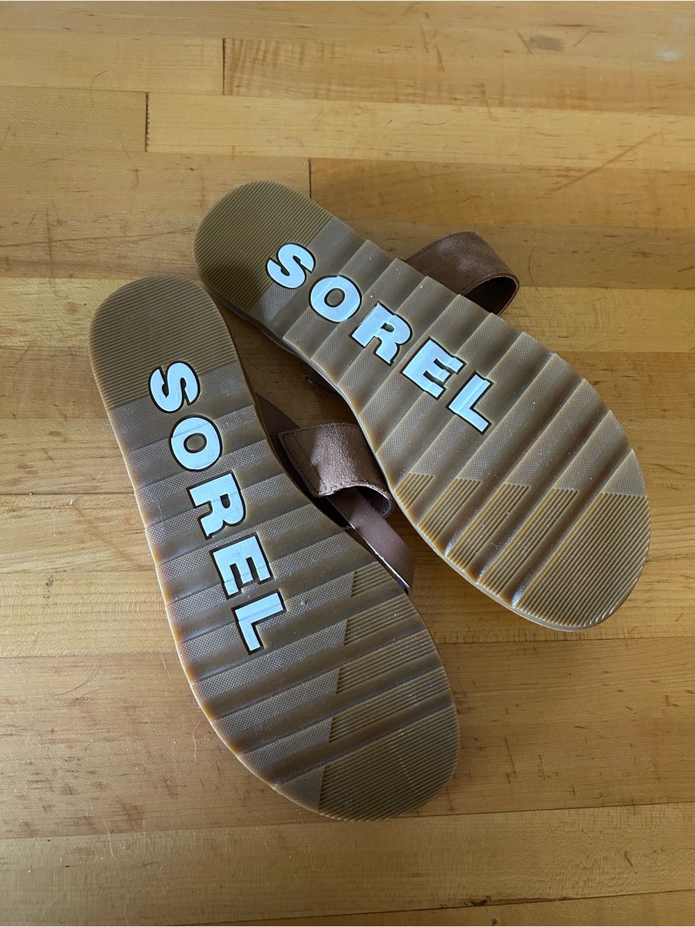 Sorel Tan Suede-Trim Toe-Post Sandals - Picture 4 of 4